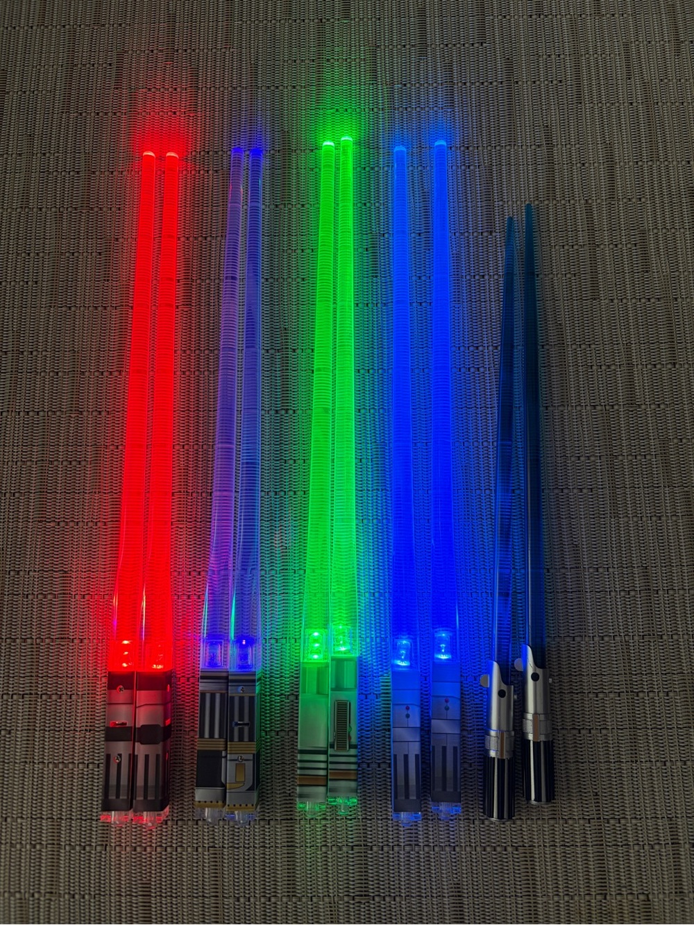 Star Wars Light Up Lightsaber Plastic Reusable Chopsticks Set of 5 Multi color